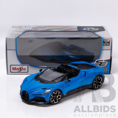 Maisto Special Edition 2023 Bugatti Mistral W16 French Racing Blue 1:18 Scale Model Car - New