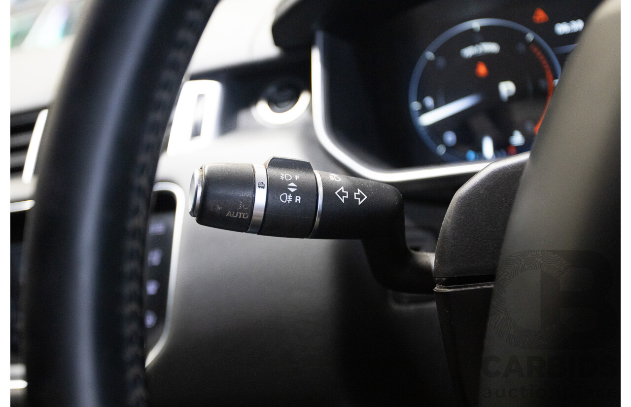 07/2016 Land Rover Range Rover Sport 3.0 SDV6 HSE Dynamic (AWD) LW MY16 4D Wagon Fuji White 3.0L