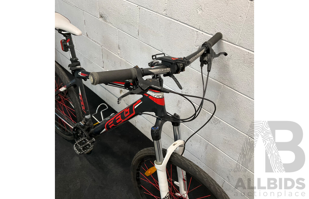 FELT Q820 Bike - 19.5''