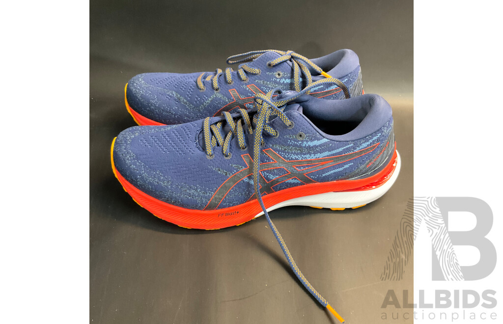 Asics 1011B440 Mens Gel Kayano 29 Deep Ocean Cherry Tomato - Size 27.5cm with 3 Pairs Size M Socks