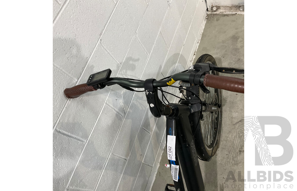 NCM T3s E-Bike - Size 26