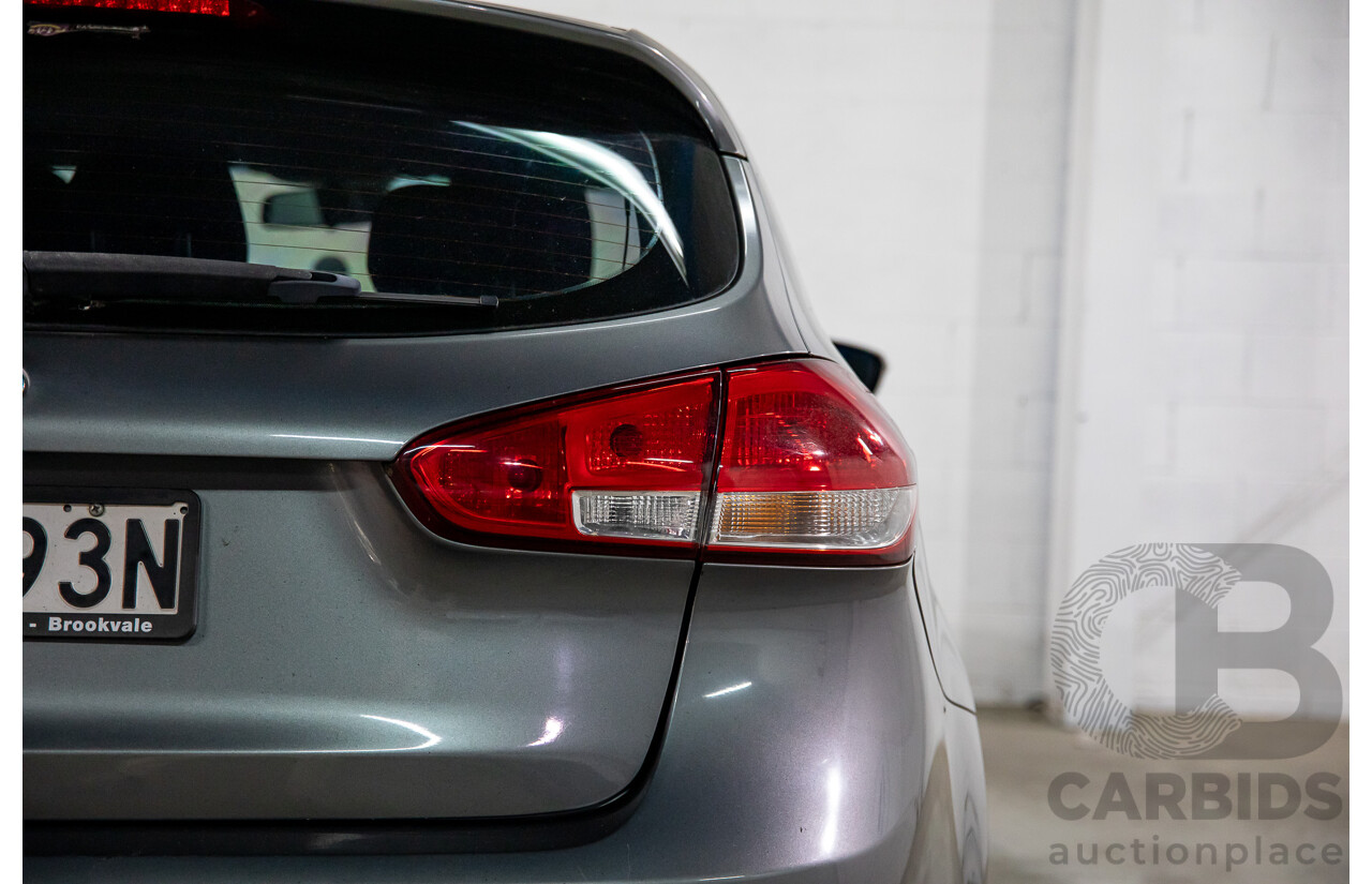 09/2015 Kia Cerato S (FWD) YD MY15 5d Hatchback Silky Silver Metallic 1.8L