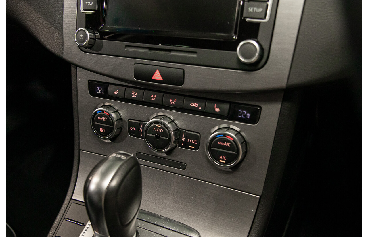 7/2014 Volkswagen Passat 118 TSI 3C MY14.5 4d Sedan Night Blue Metallic Turbo 1.8L