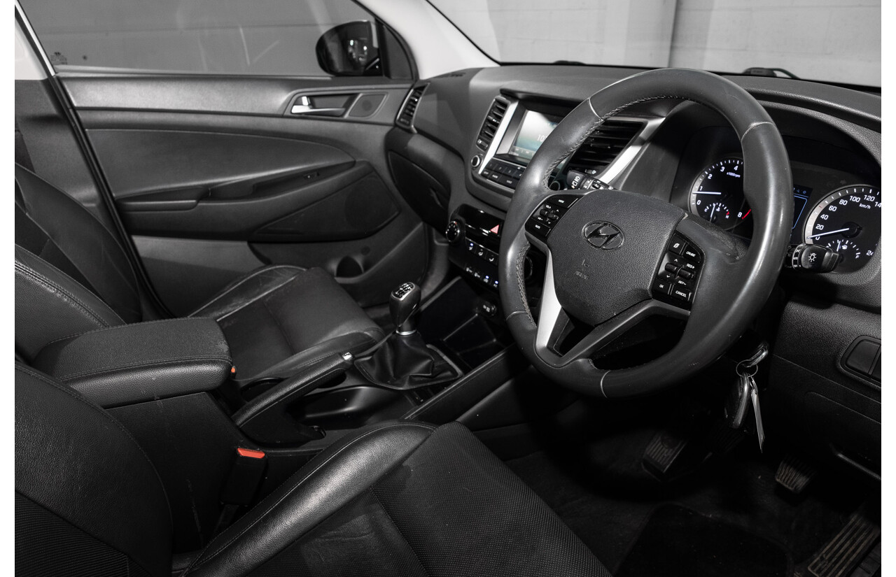 03/2017 Hyundai Tucson Active X (FWD) TL 4D Wagon Pure White 2.0L