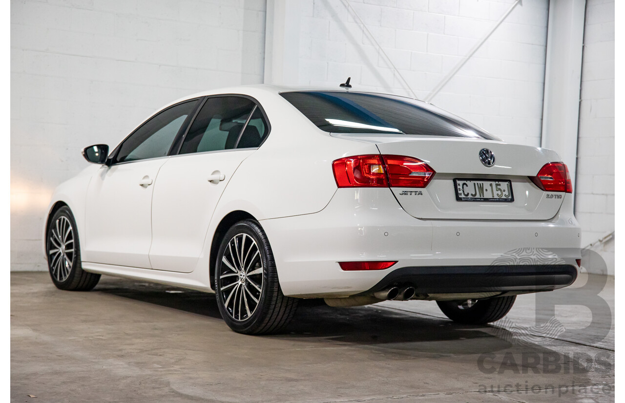 11/2012 Volkswagen Jetta 147 TSI Highline 1KM MY13 4d Sedan Candy White Turbo 2.0L
