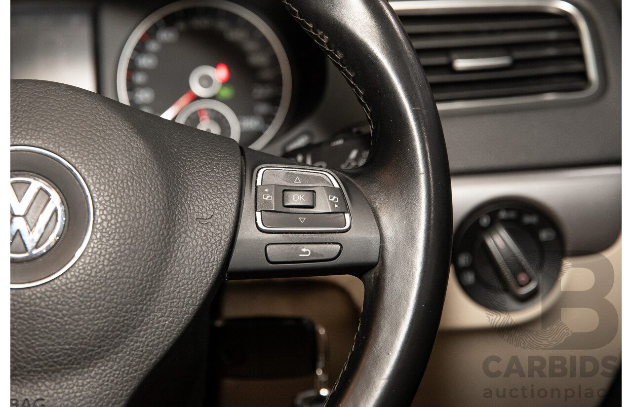 11/2012 Volkswagen Jetta 147 TSI Highline 1KM MY13 4d Sedan Candy White Turbo 2.0L