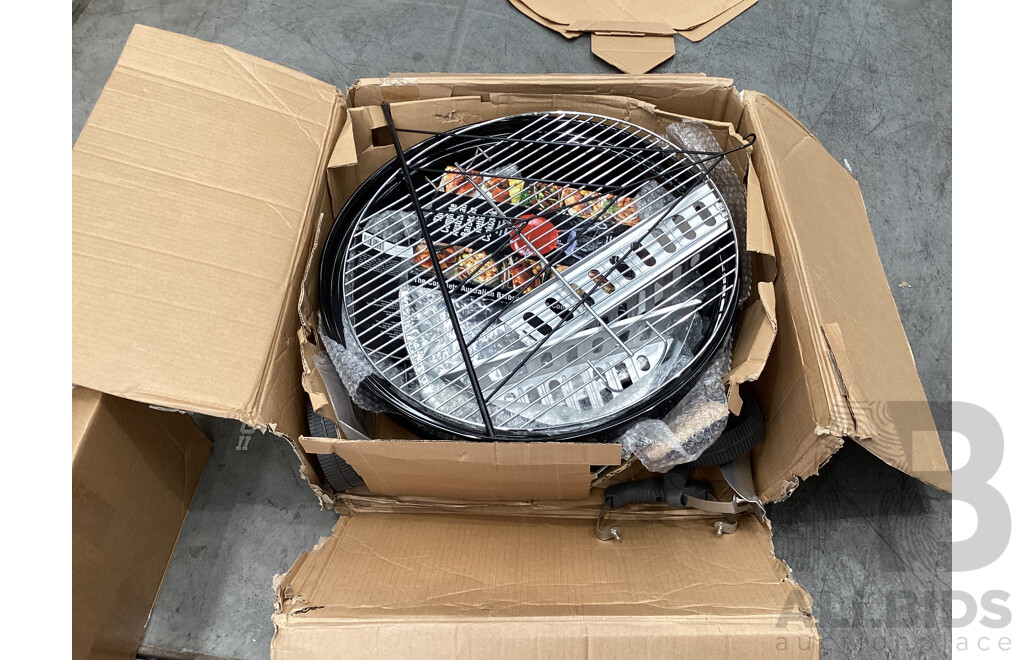 Weber Compact Kettle Charcoal Barbecue 57cm (k61597) - Black - ORP $299