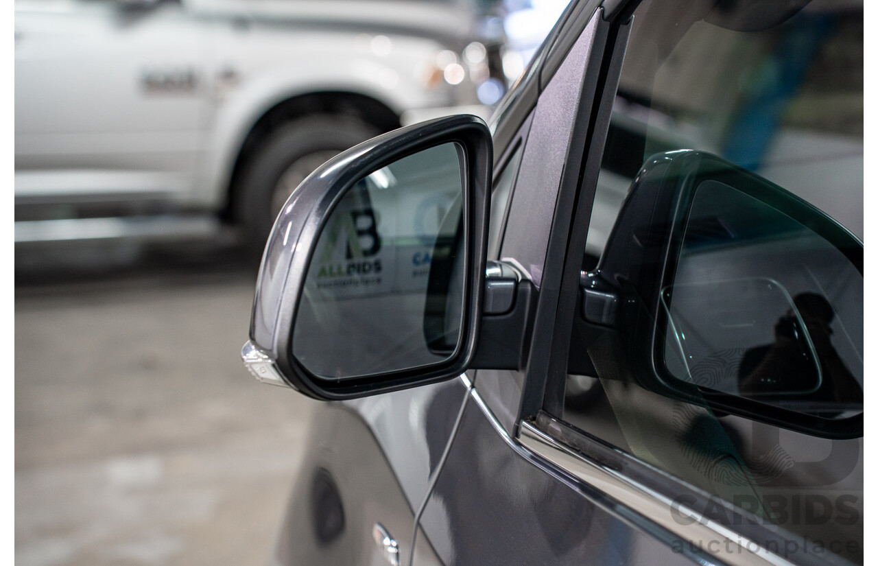 12/2019 LDV G10 Executive (RWD) MPV SV7A 4d Van Wagon Lava Grey Metallic Turbo 2.0L - 7 Seater