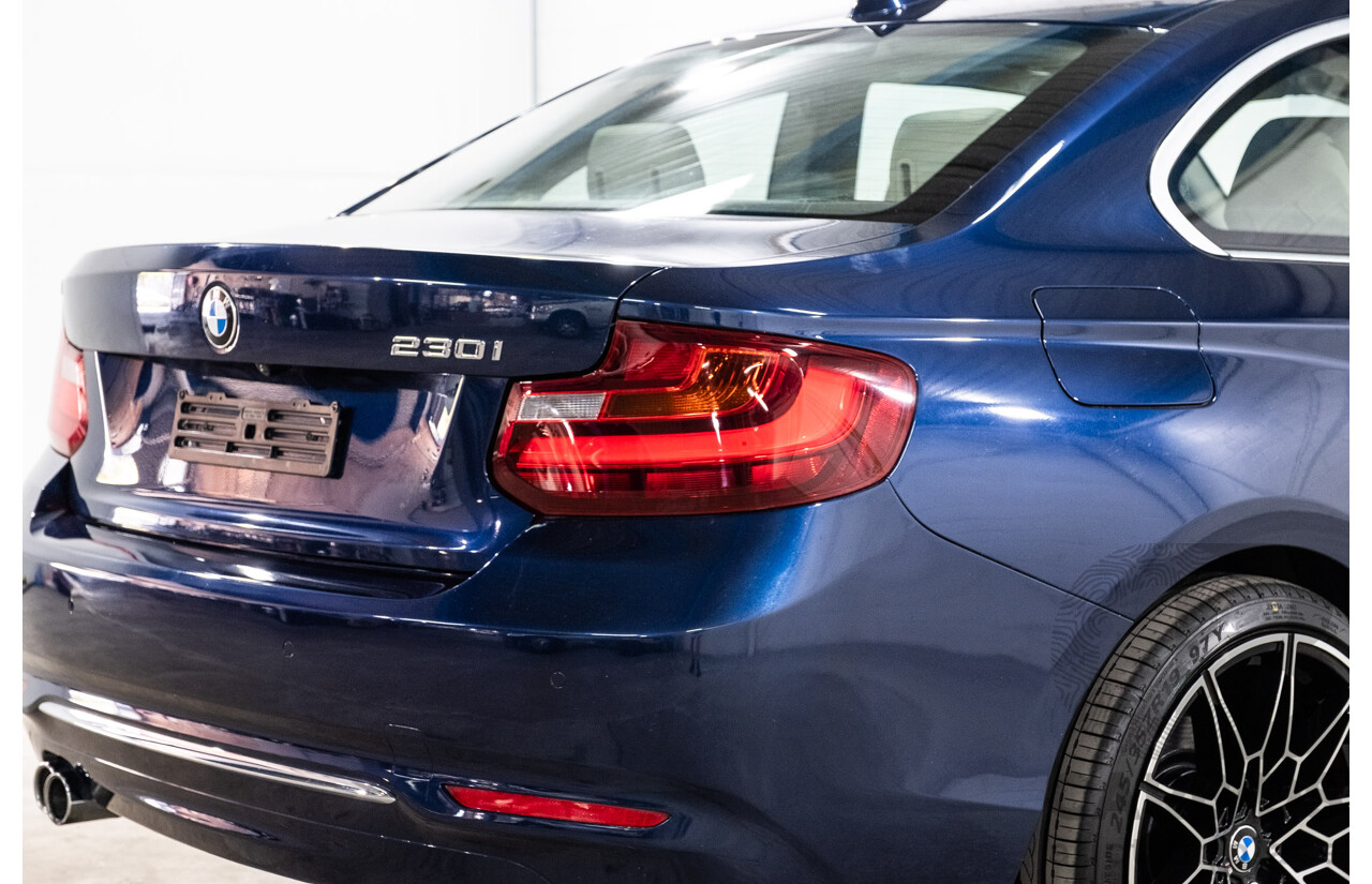 09/2017 BMW 230i Luxury Line (RWD) F22 MY17 2d Coupe Deep Sea Blue Metallic Turbo 2.0L