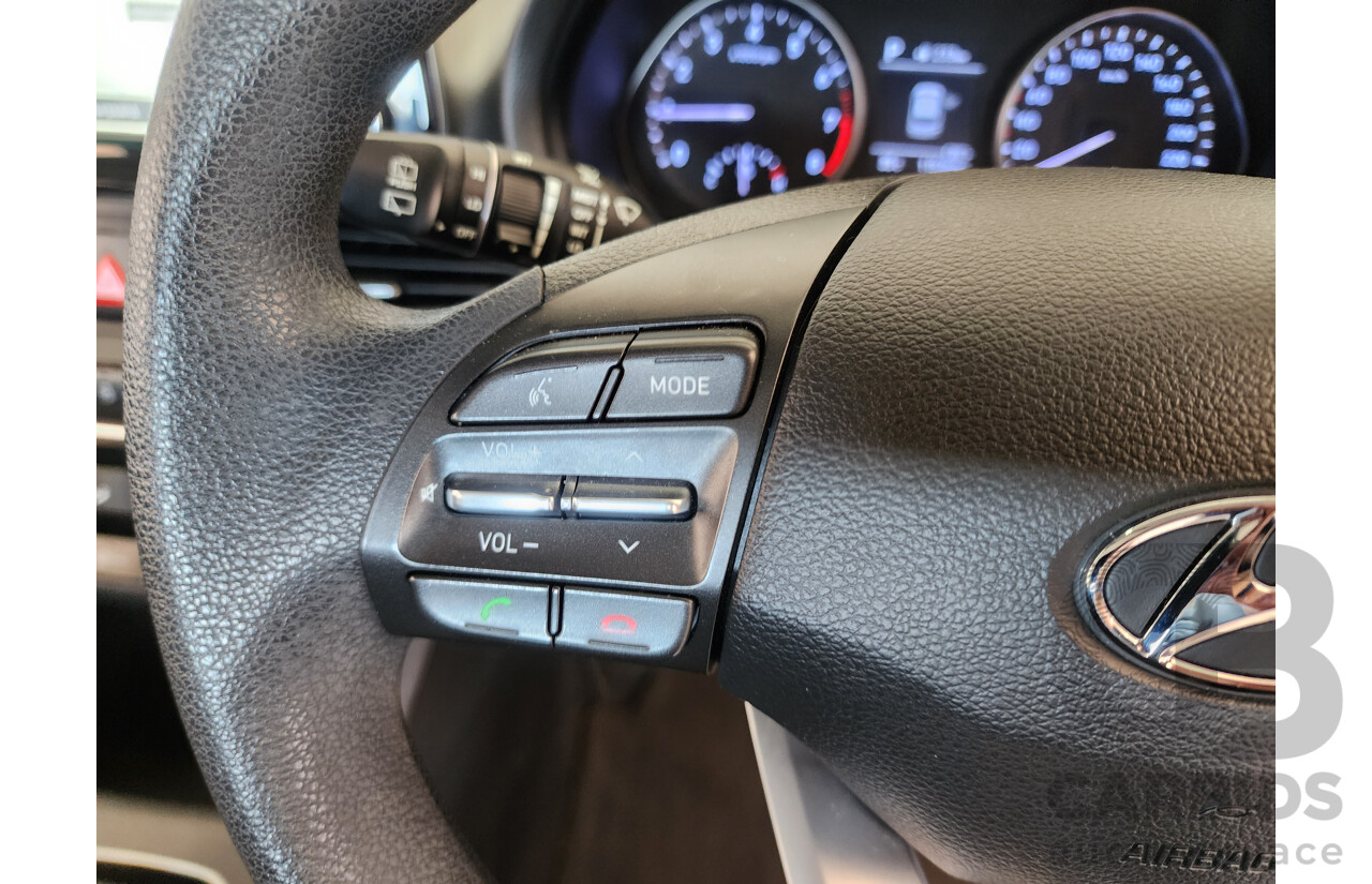 4/2017 Hyundai i30 Active PD MY17 5d Hatchback Blue 2.0L