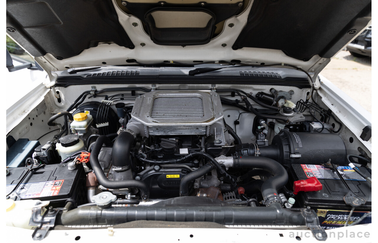 5/2013 Nissan Navara DX (4x2) D22 SERIES 5 C/Chas Polar White Turbo Diesel 2.5L
