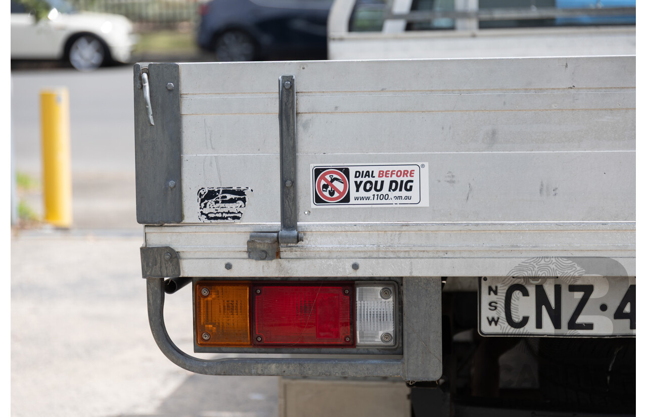5/2013 Nissan Navara DX (4x2) D22 SERIES 5 C/Chas Polar White Turbo Diesel 2.5L