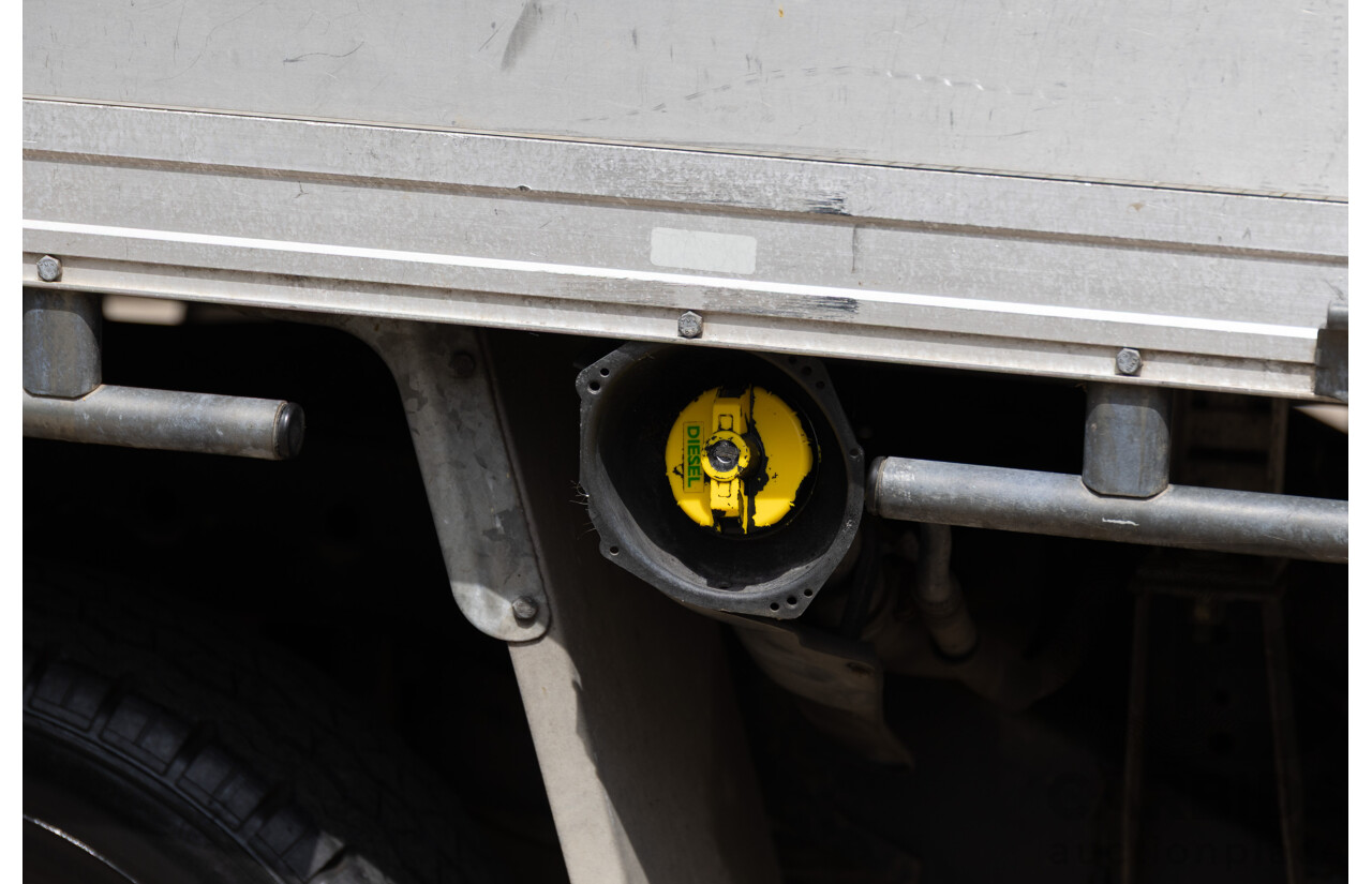 5/2013 Nissan Navara DX (4x2) D22 SERIES 5 C/Chas Polar White Turbo Diesel 2.5L