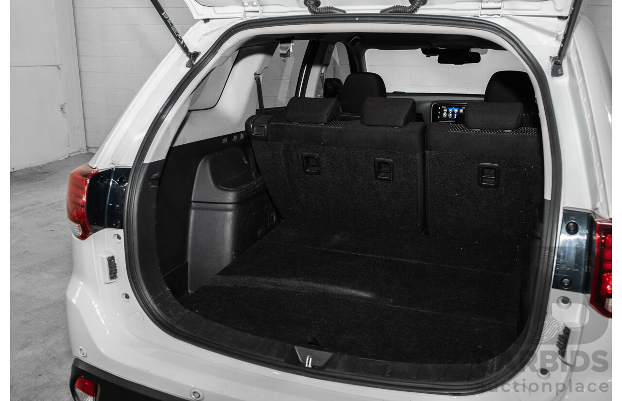 04/2019 Mitsubishi Outlander ES ADAS (FWD) ZL MY19 4d Wagon Solid White 2.4L