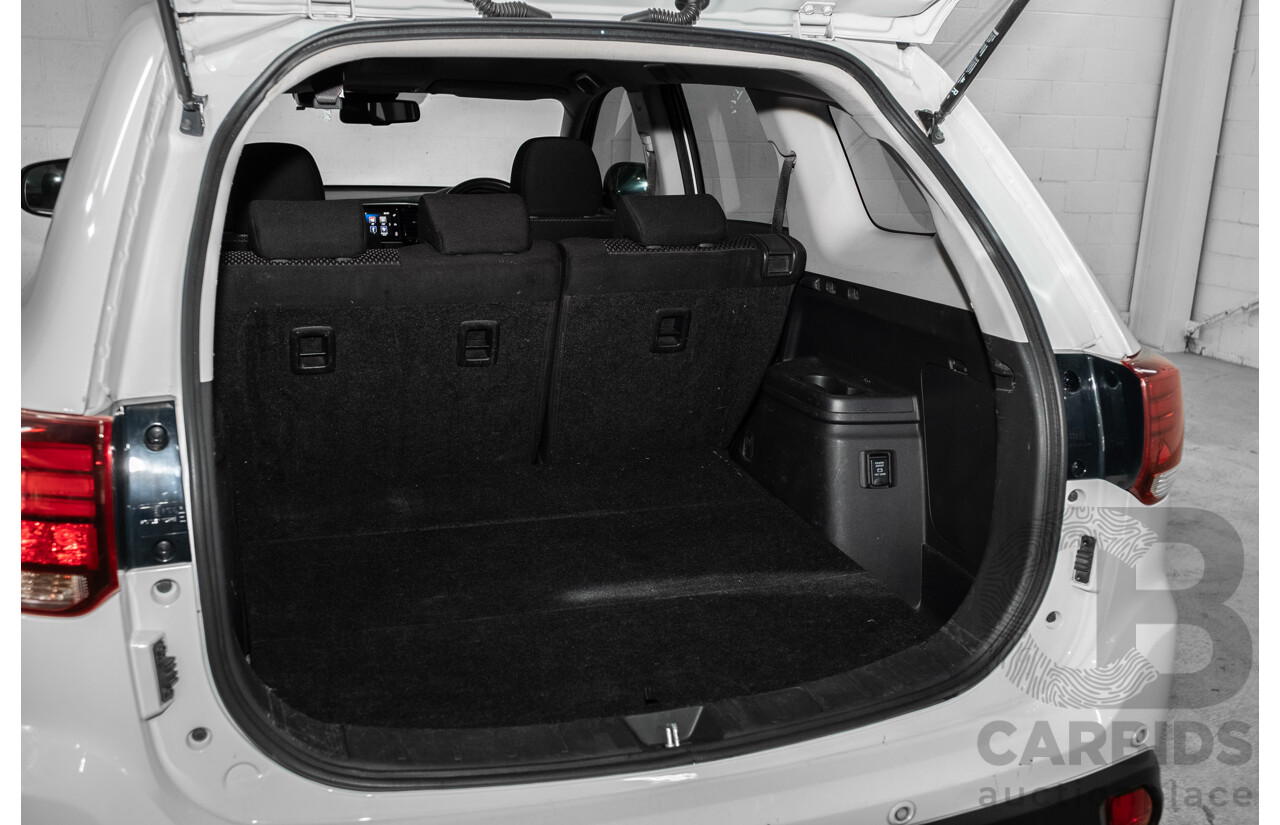 04/2019 Mitsubishi Outlander ES ADAS (FWD) ZL MY19 4d Wagon Solid White 2.4L