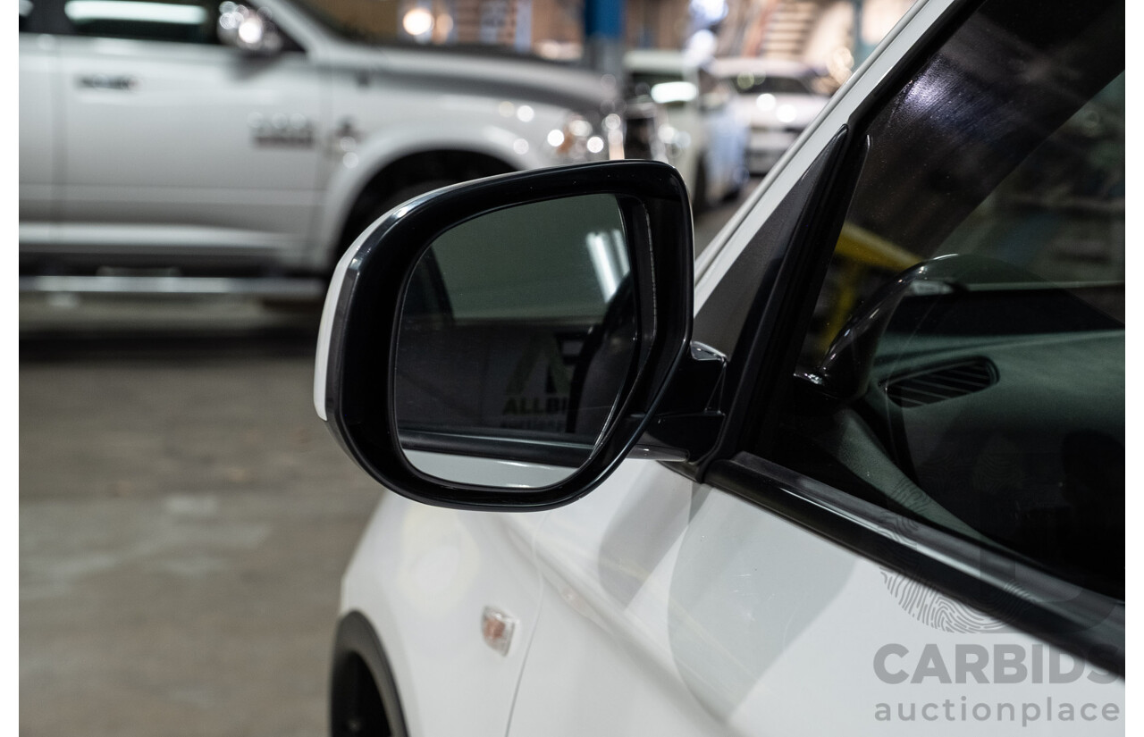 04/2019 Mitsubishi Outlander ES ADAS (FWD) ZL MY19 4d Wagon Solid White 2.4L