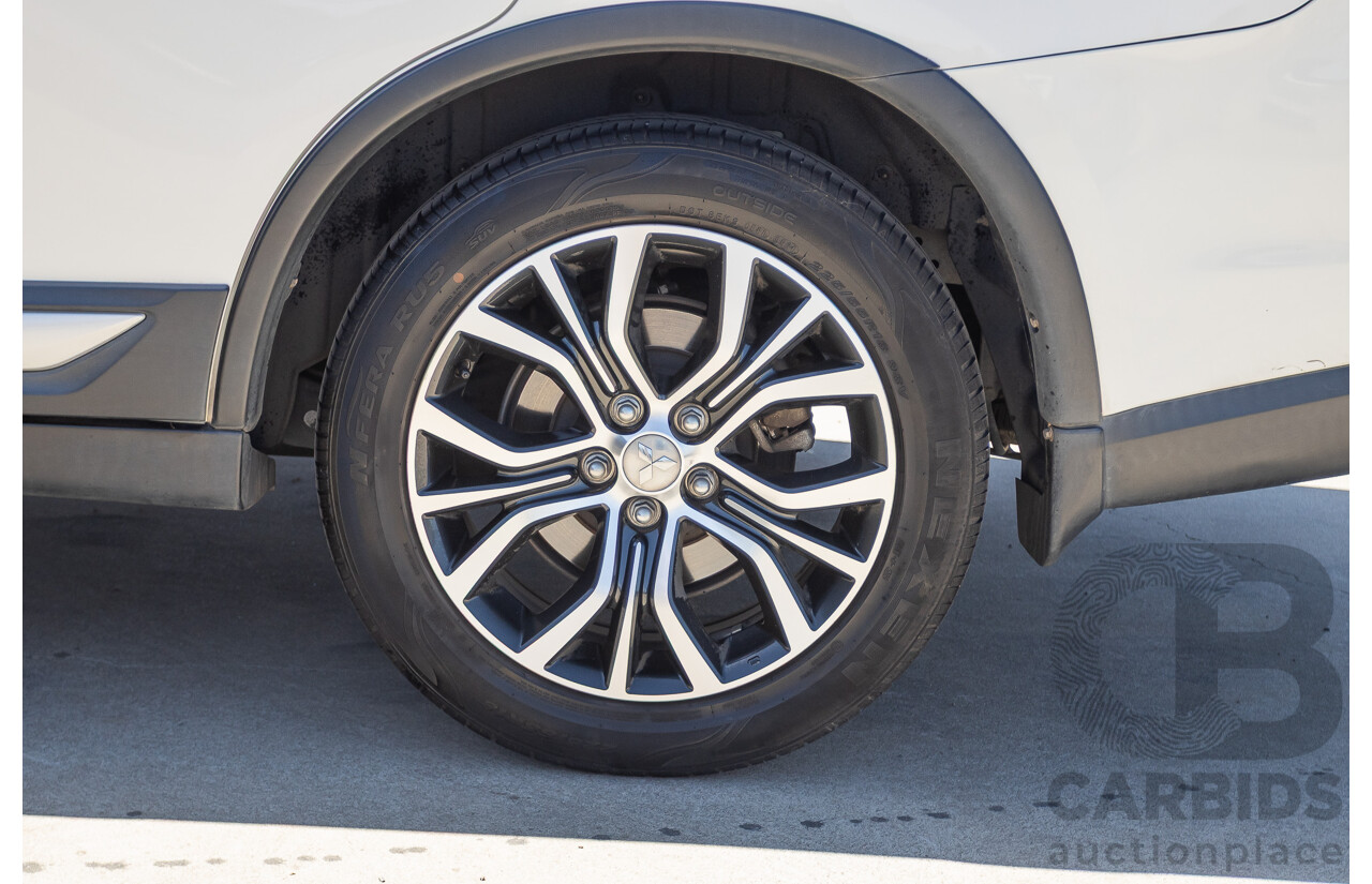 2/2016 Mitsubishi Outlander LS ZK MY16 4D Wagon White 2.0L