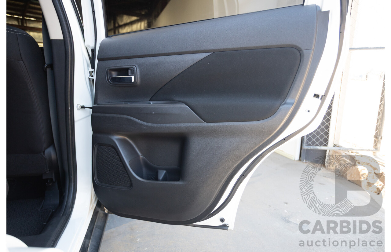 2/2016 Mitsubishi Outlander LS ZK MY16 4D Wagon White 2.0L