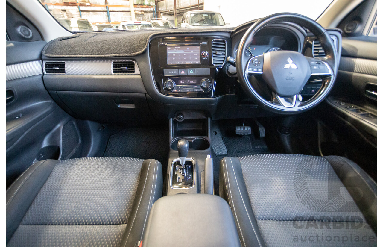 2/2016 Mitsubishi Outlander LS ZK MY16 4D Wagon White 2.0L