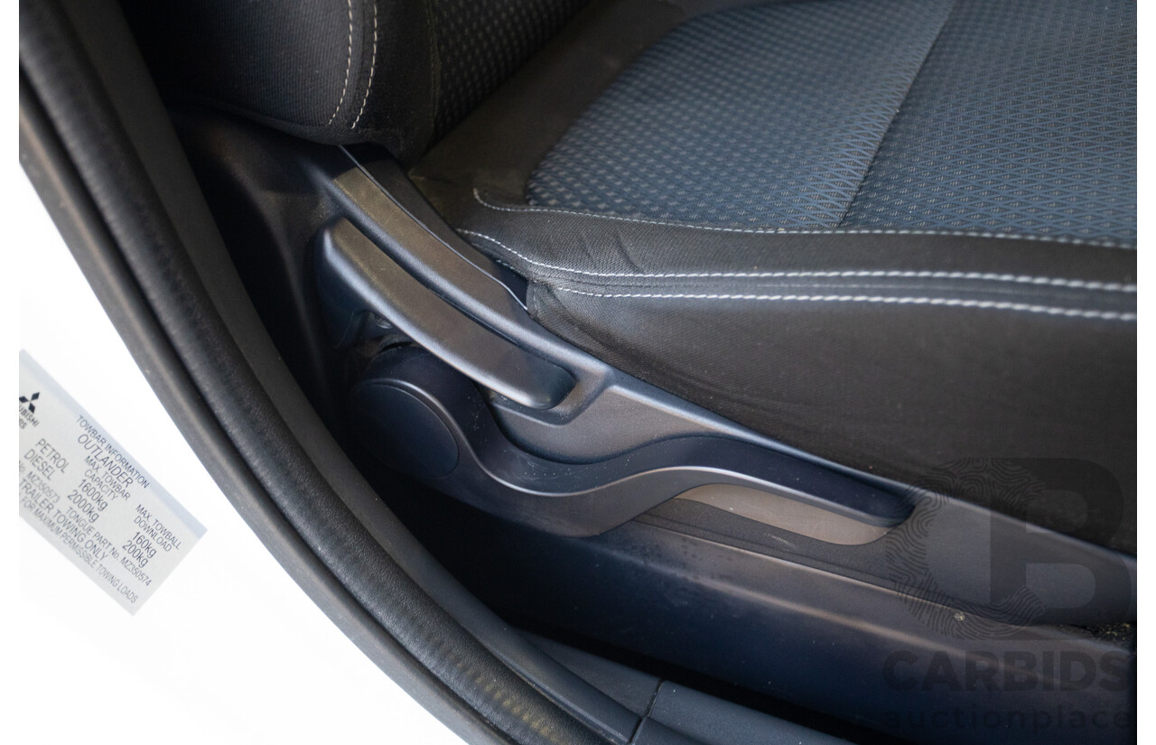 2/2016 Mitsubishi Outlander LS ZK MY16 4D Wagon White 2.0L