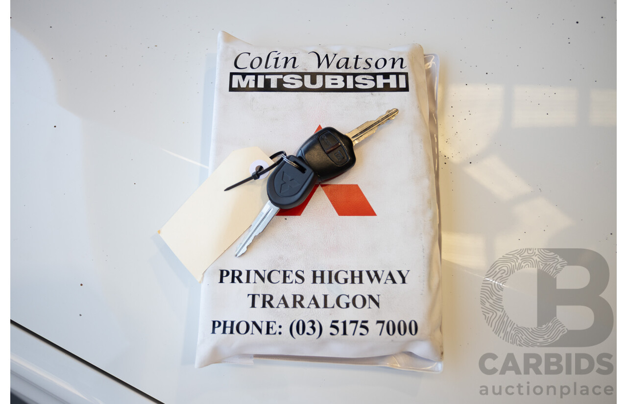 2/2016 Mitsubishi Outlander LS ZK MY16 4D Wagon White 2.0L