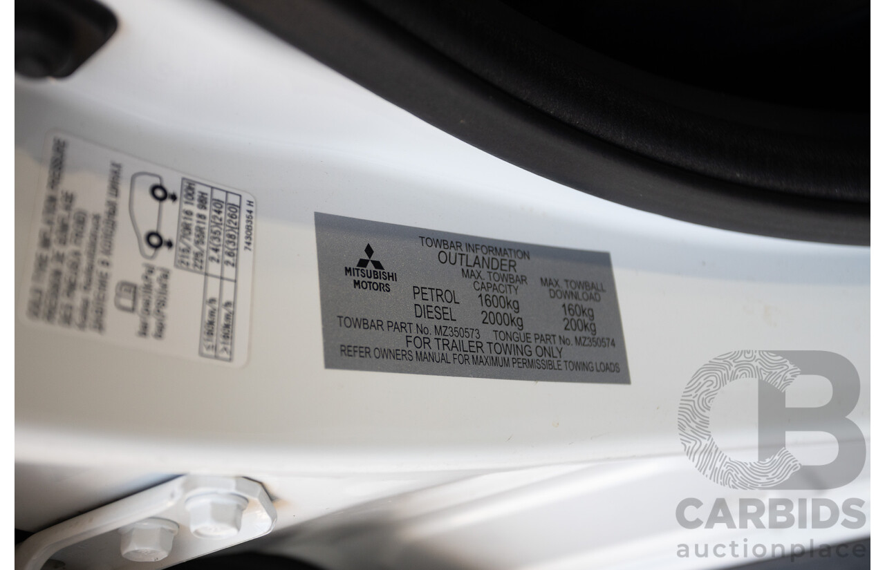 2/2016 Mitsubishi Outlander LS ZK MY16 4D Wagon White 2.0L