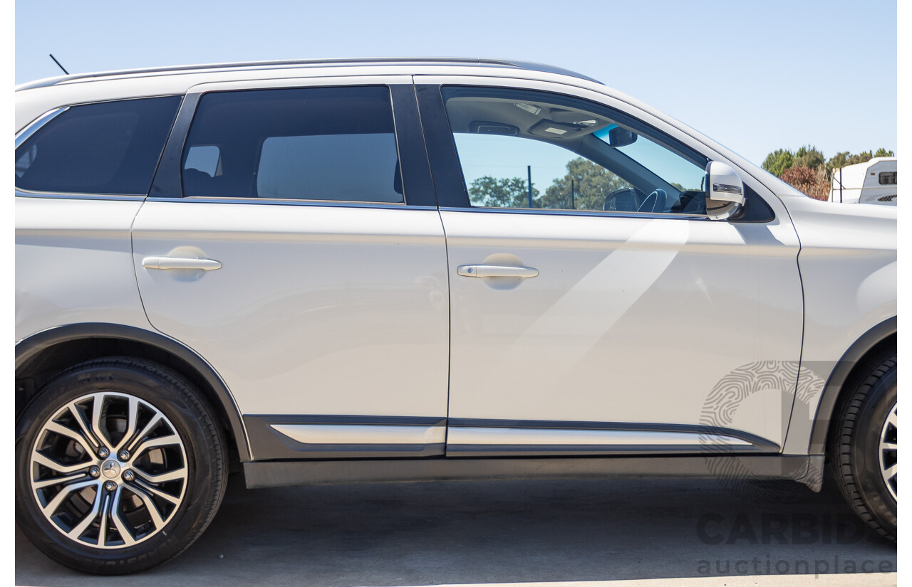2/2016 Mitsubishi Outlander LS ZK MY16 4D Wagon White 2.0L