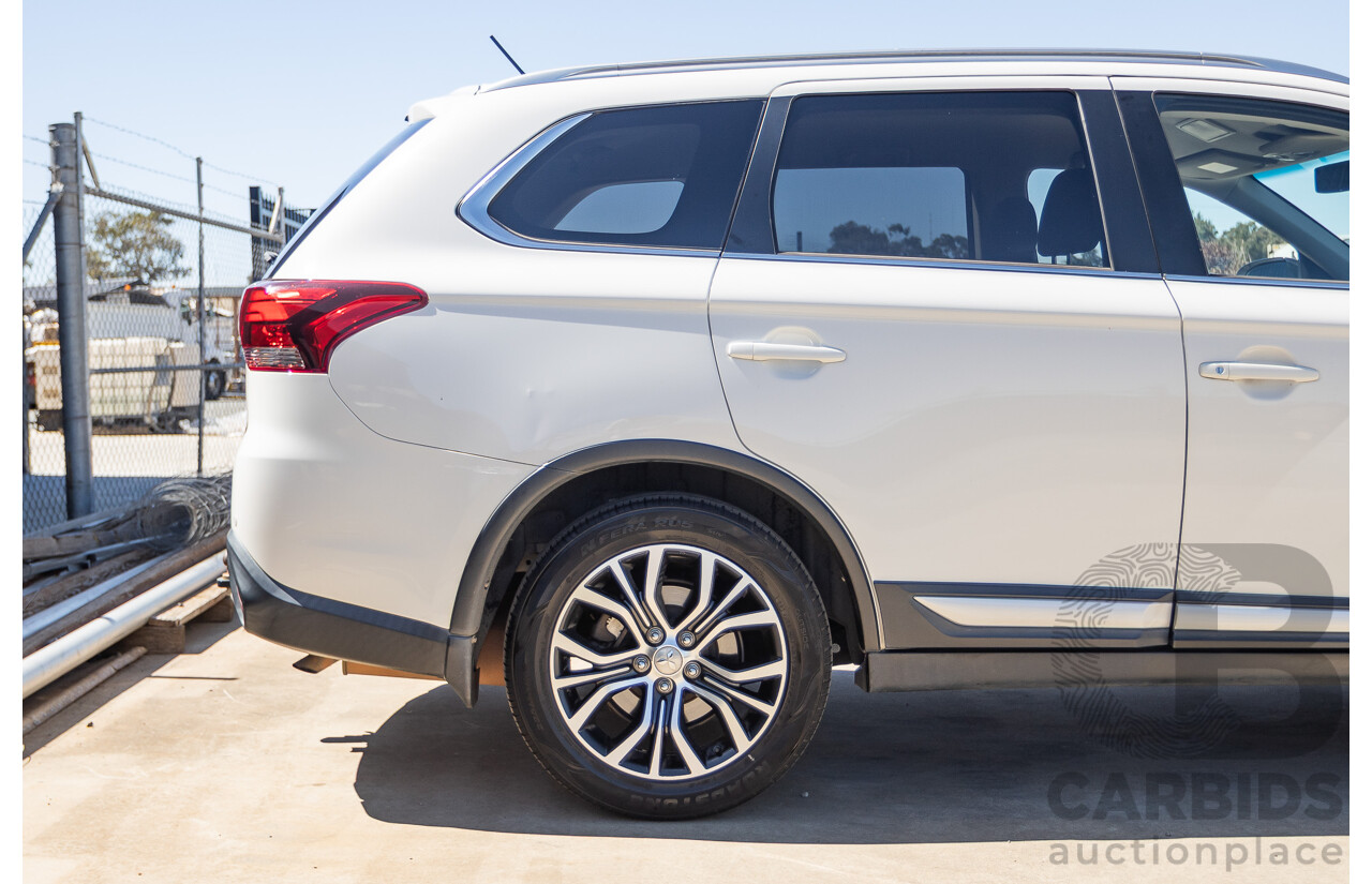 2/2016 Mitsubishi Outlander LS ZK MY16 4D Wagon White 2.0L
