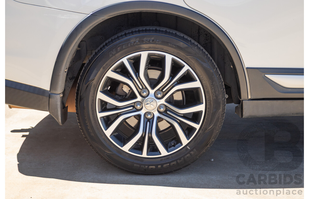 2/2016 Mitsubishi Outlander LS ZK MY16 4D Wagon White 2.0L