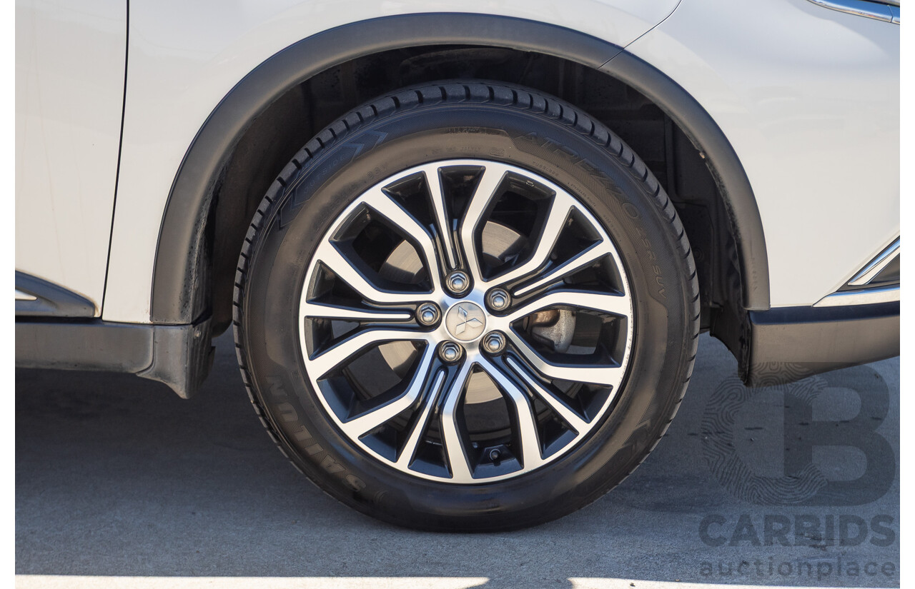 2/2016 Mitsubishi Outlander LS ZK MY16 4D Wagon White 2.0L