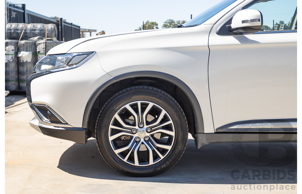 2/2016 Mitsubishi Outlander LS ZK MY16 4D Wagon White 2.0L