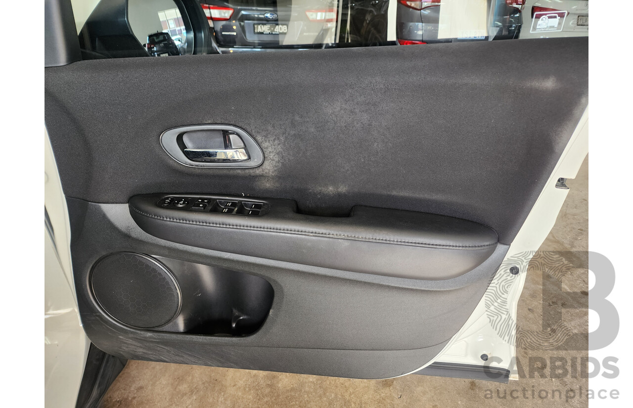 5/2015 Honda Hr-V VTi  4d Wagon White 1.8L