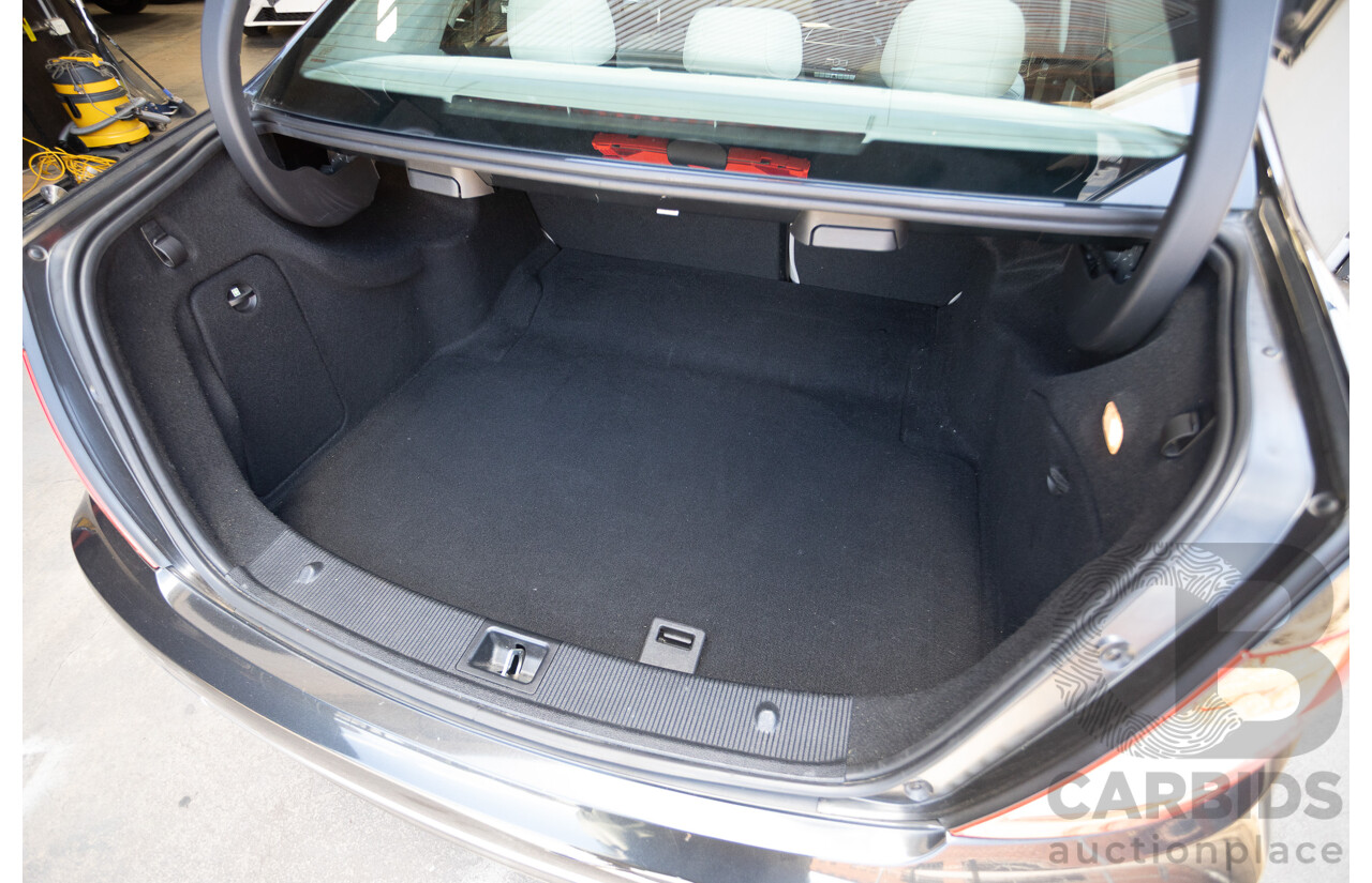 11/2011 Mercedes-Benz C220 CDI Avantguard W204 MY10 4D Sedan Magnetite Black 2.1L