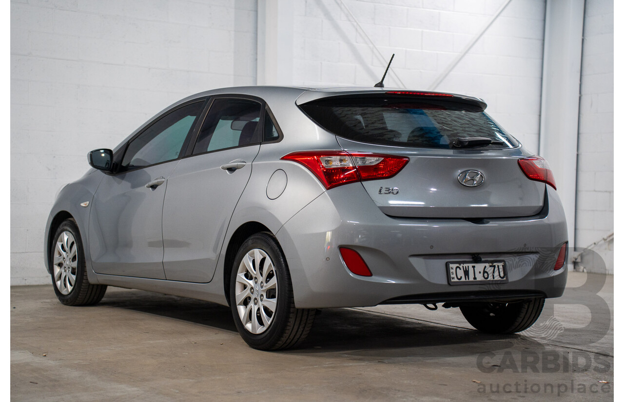 10/2014 Hyundai i30 SE GD MY14 5d Hatchback Sleek Silver 1.8L