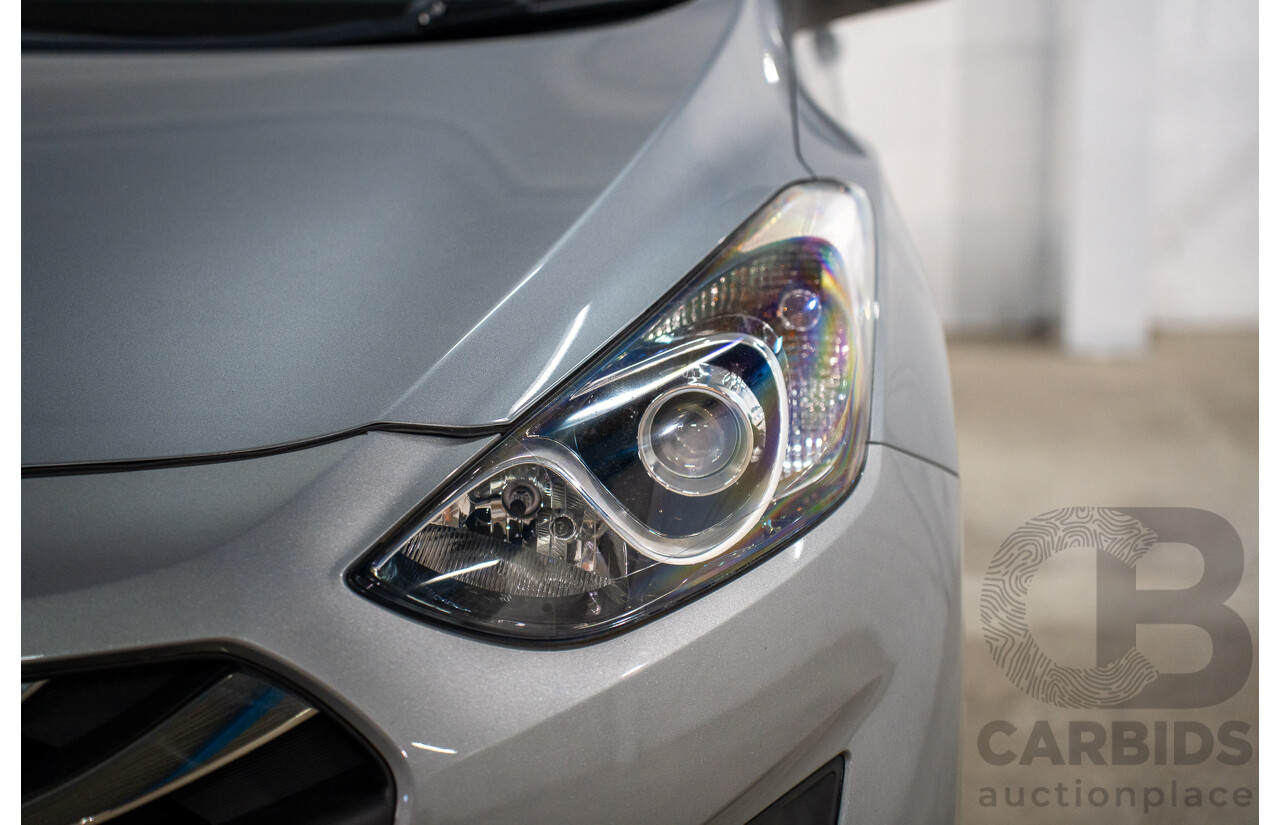 10/2014 Hyundai i30 SE GD MY14 5d Hatchback Sleek Silver 1.8L