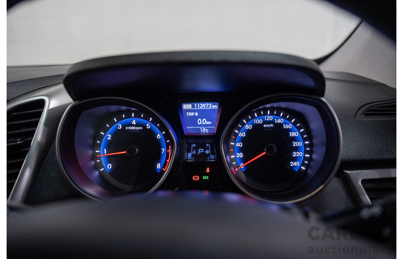 10/2014 Hyundai i30 SE GD MY14 5d Hatchback Sleek Silver 1.8L