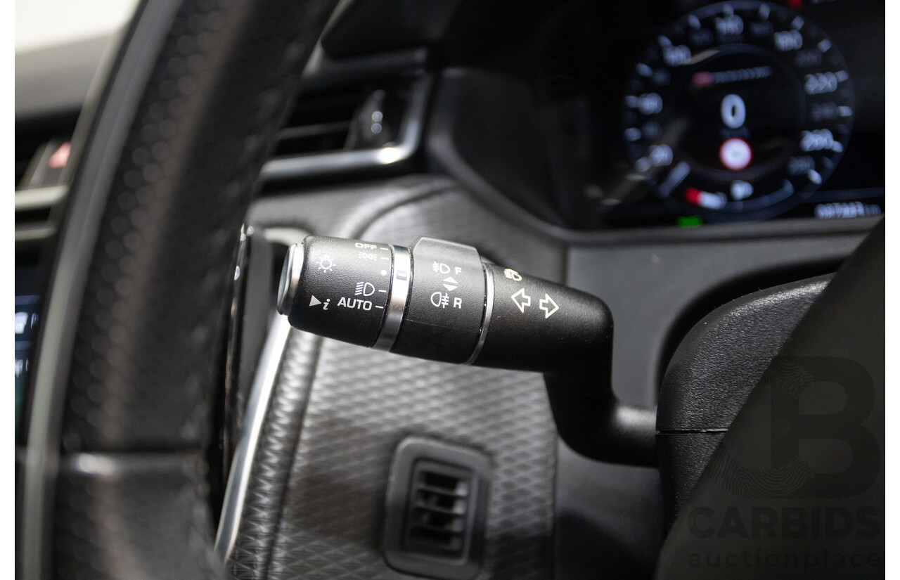 12/2018 Range Rover Velar D300 R-Dynamic S (AWD)  MY18 4D Wagon Fuji White Turbo Diesel 3.0L