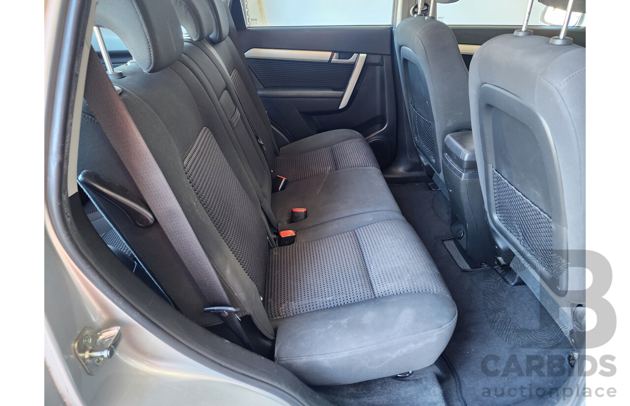 12/2013 Holden Captiva 7 SX (fwd) CG MY13 4d Wagon Silver 2.4L