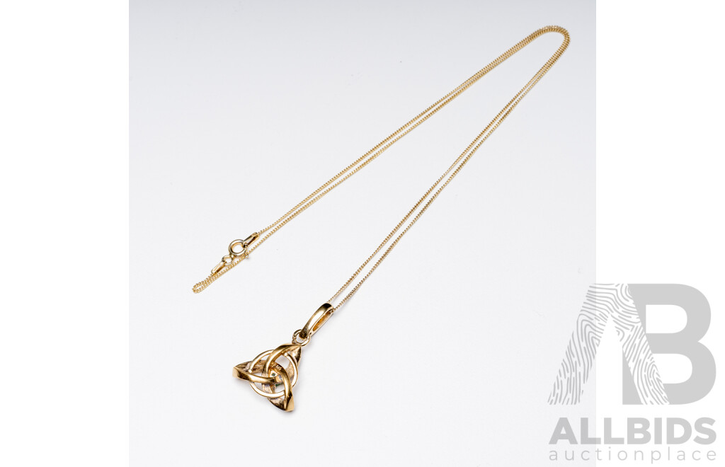 Gold Plated 925 Sterling Silver Necklace and Emerald Pendant - 4.25gms