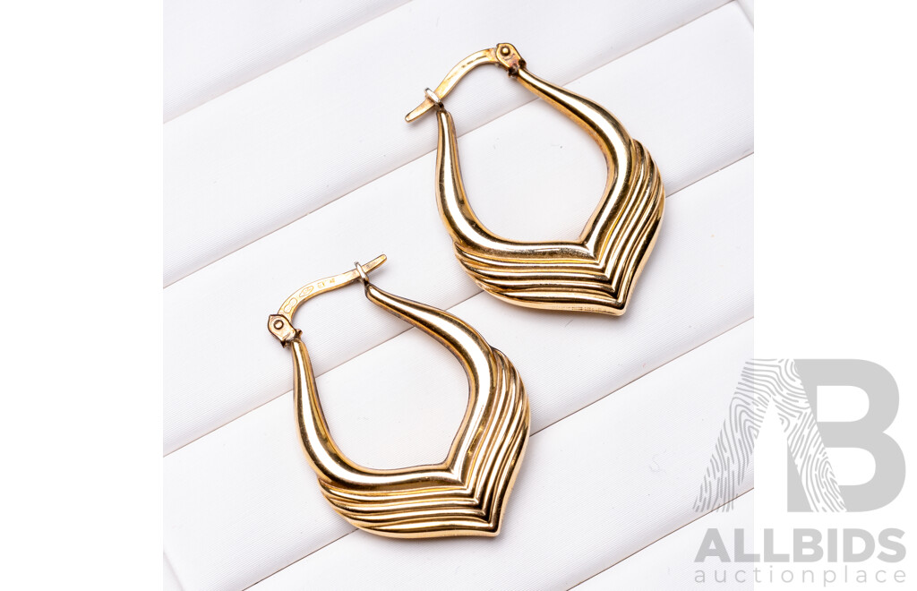 Pair of 9ct Yellow Gold Vintage Style Earrings - 2.06gms