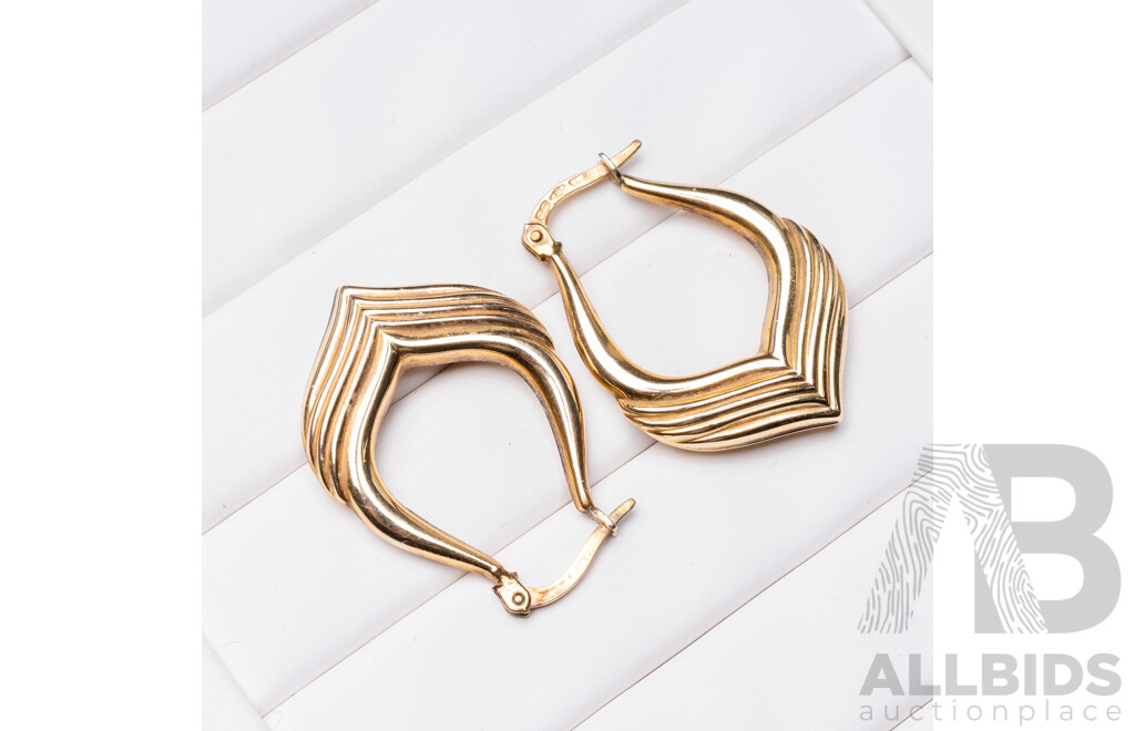 Pair of 9ct Yellow Gold Vintage Style Earrings - 2.06gms
