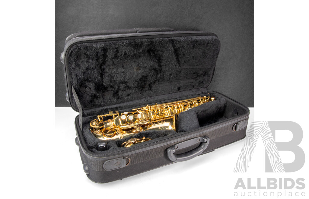Jupiter JAS-567 Gold Lacquer Alto Saxophone with Protective Case