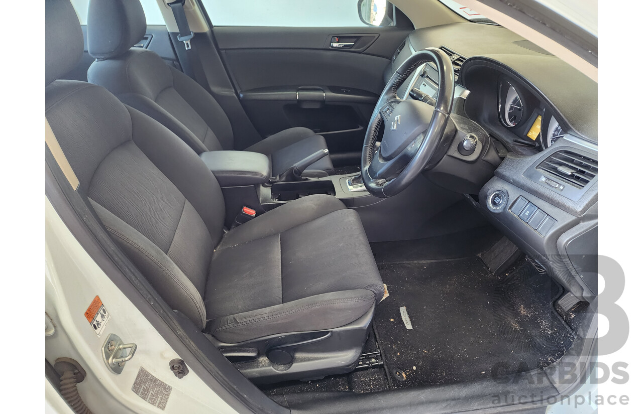 12/2010 Suzuki Kizashi XL FR 4d Sedan White 2.4L