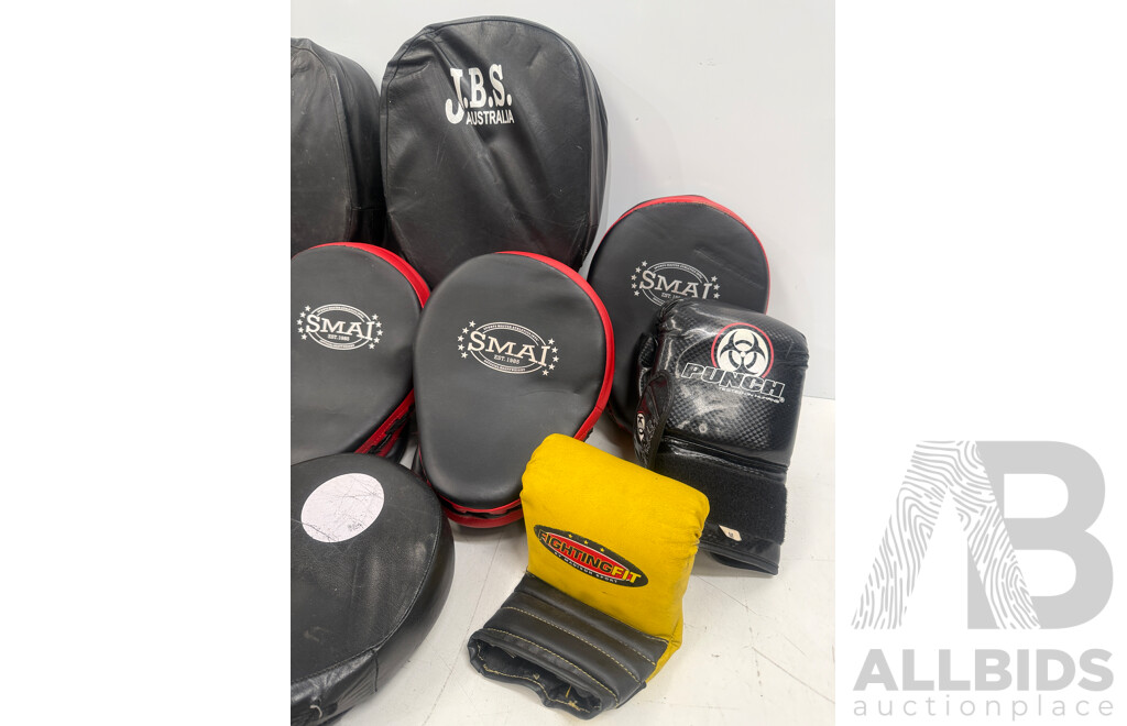 Various Sparing Pads Med/Large Boxing/Sparing Gloves - JBS/SMAI/KOSTYA TSZYU/PUNCH+FIGHTING FIT