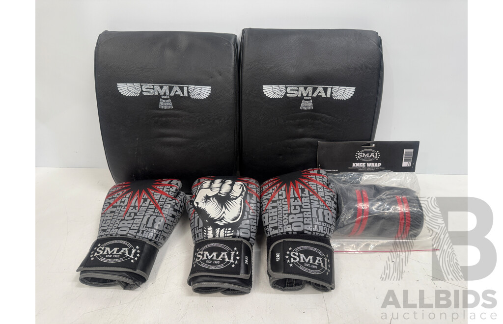 Smai Boxing Gloves/Kick Shields/Knee Wrap