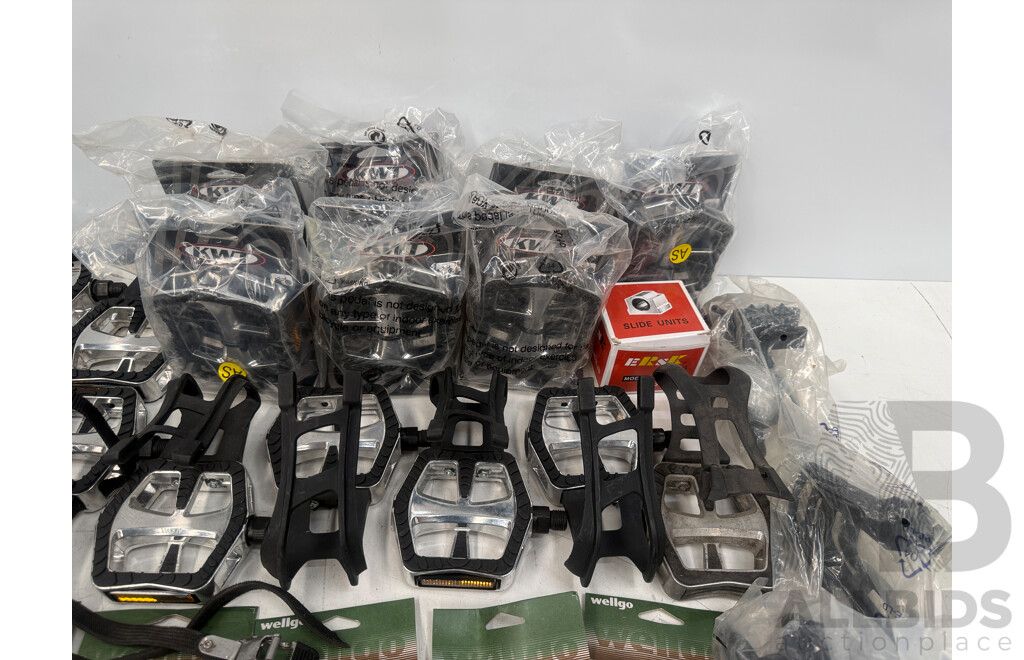 Spin Bike Pedals with Half Toe Clips + Wellgo Straps + Spares