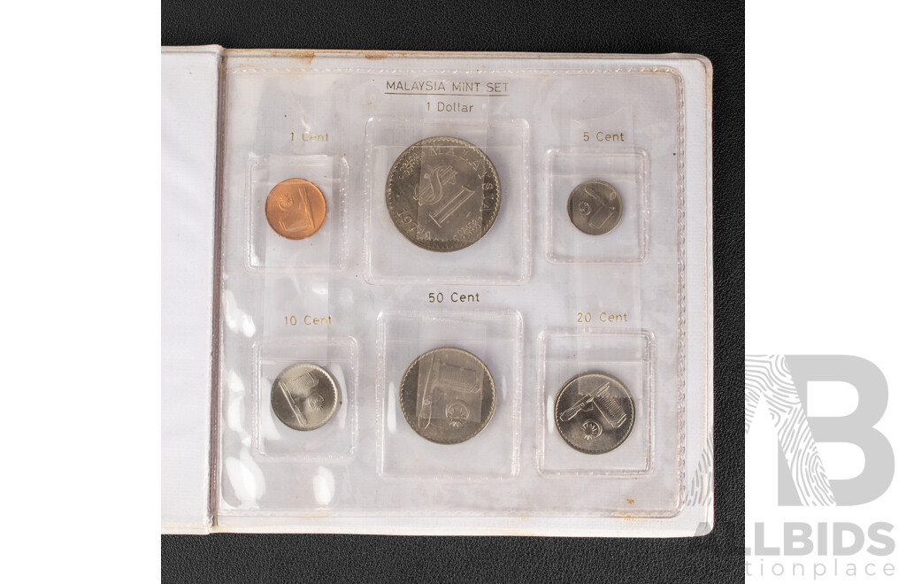 Singapore 2011 Gold Plated Precious Elephant Medallion and Singapore Six Coin Mint Set