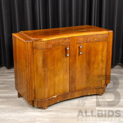 Good Art Deco Oak Two Door Sideboard