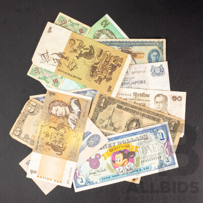 Collection of Vintage Banknotes Including Australian 1985 Two Dollars, Johnston/Fraser, 1981 One Dollars, Johnston/Stone, WW2 Japanese Occupation Notes and USA Milatary Payment Certificate...................