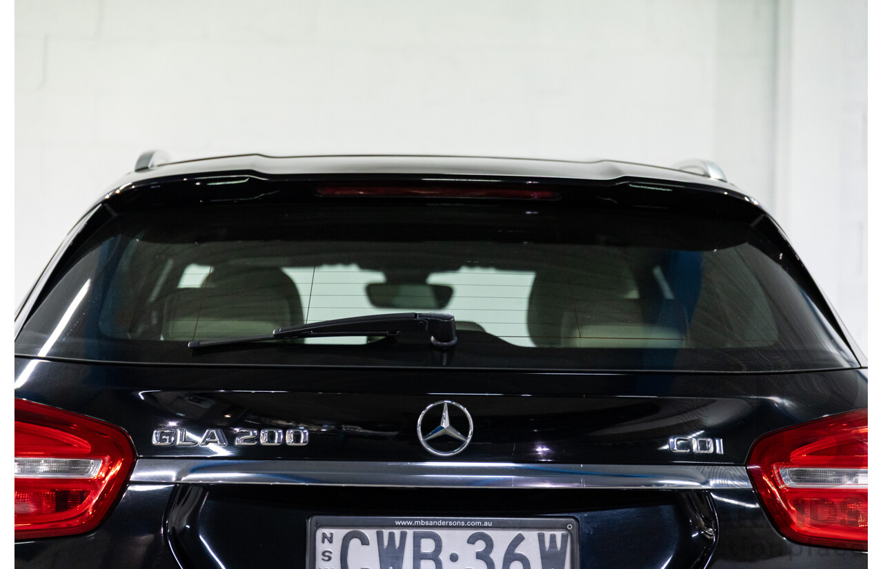 11/2014 Mercedes-Benz GLA200 CDI (FWD) X156 4d Wagon Cosmos Black Metallic Turbo 2.1L